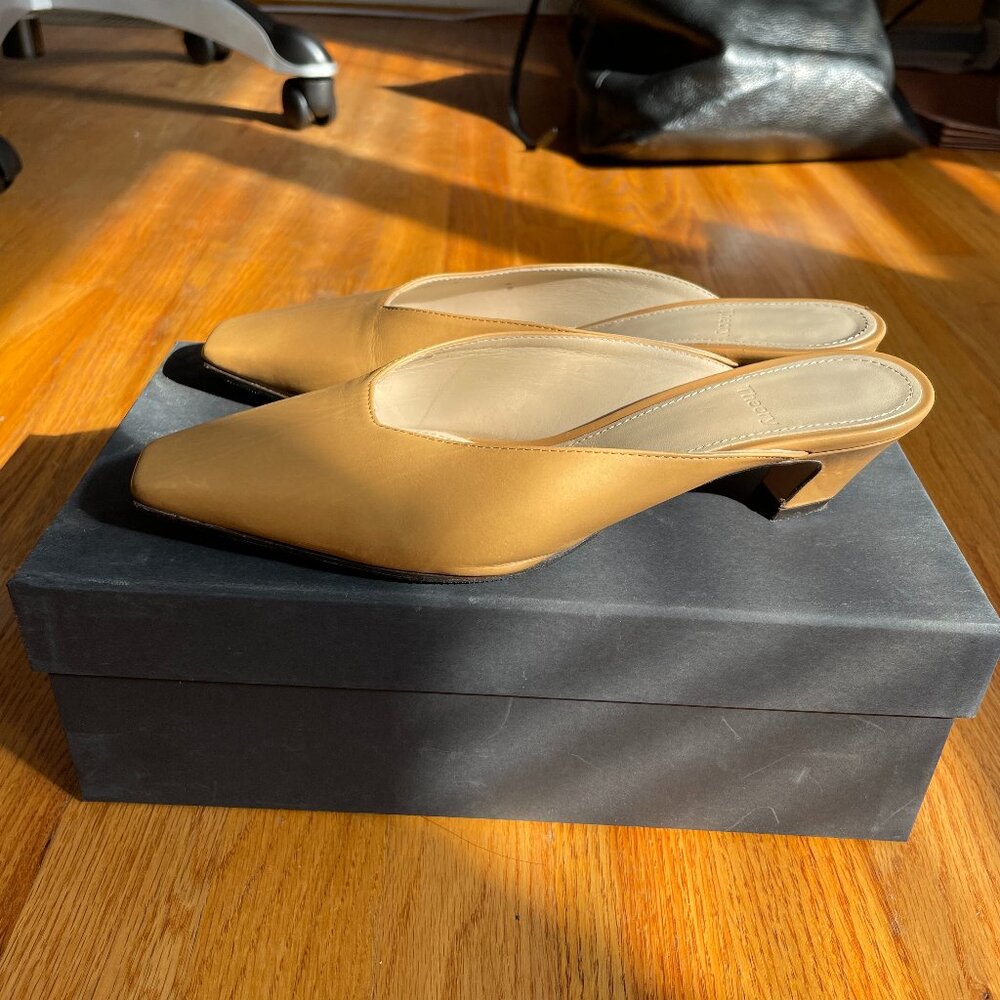 Theory Soft Square Toe Mule - size 37